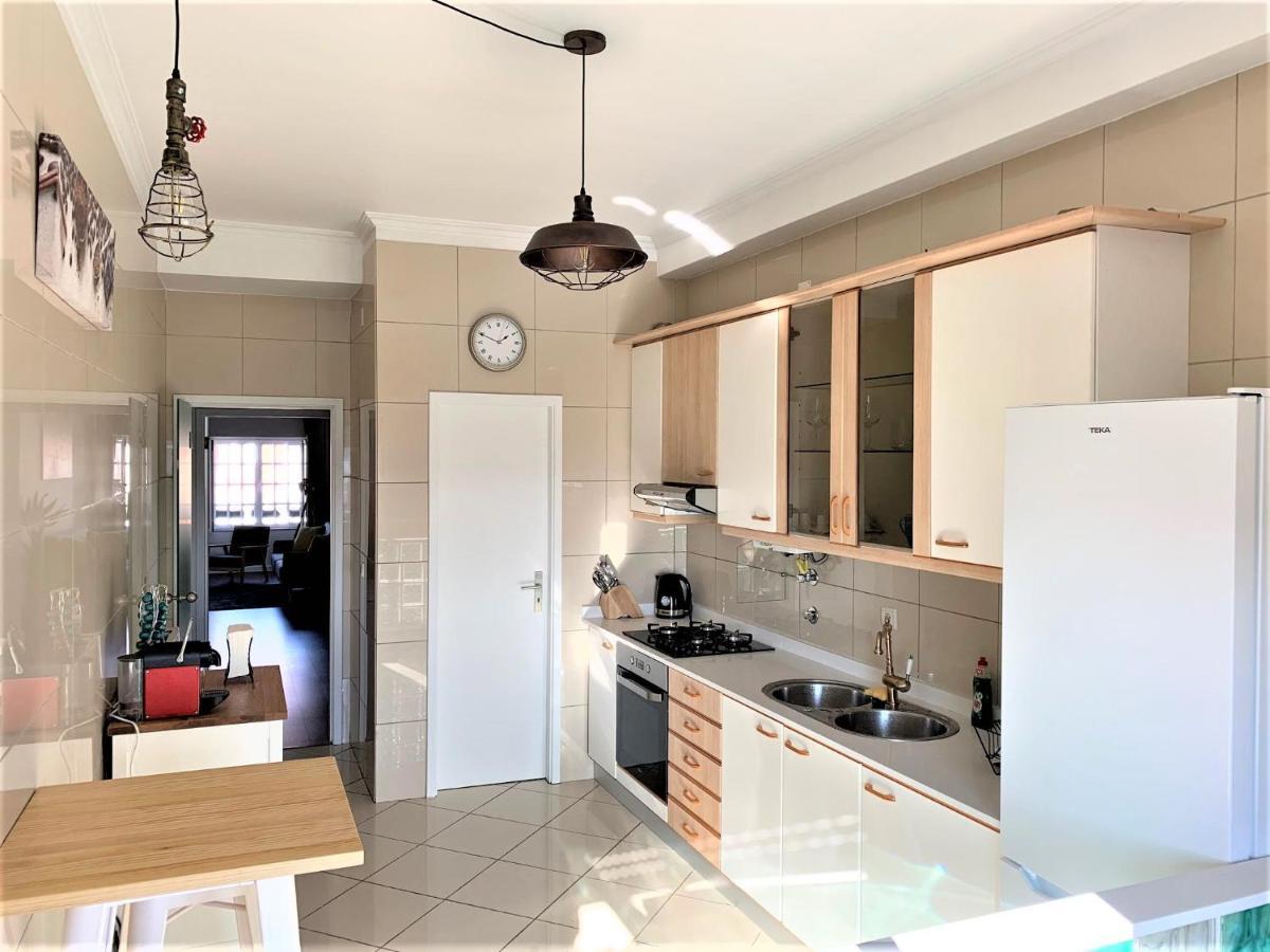 브라가 Charm City Center Apt 140M2 & Free Parking 아파트 외부 사진