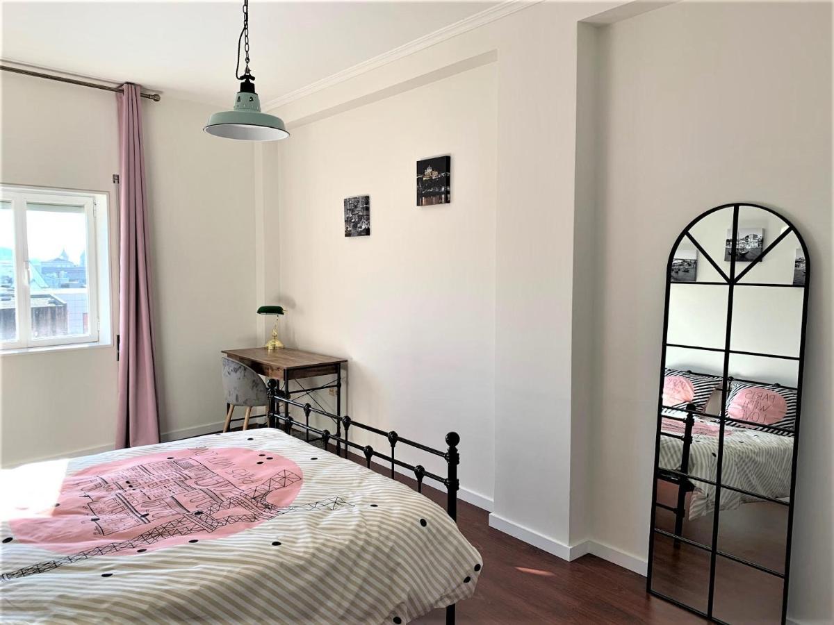 브라가 Charm City Center Apt 140M2 & Free Parking 아파트 외부 사진