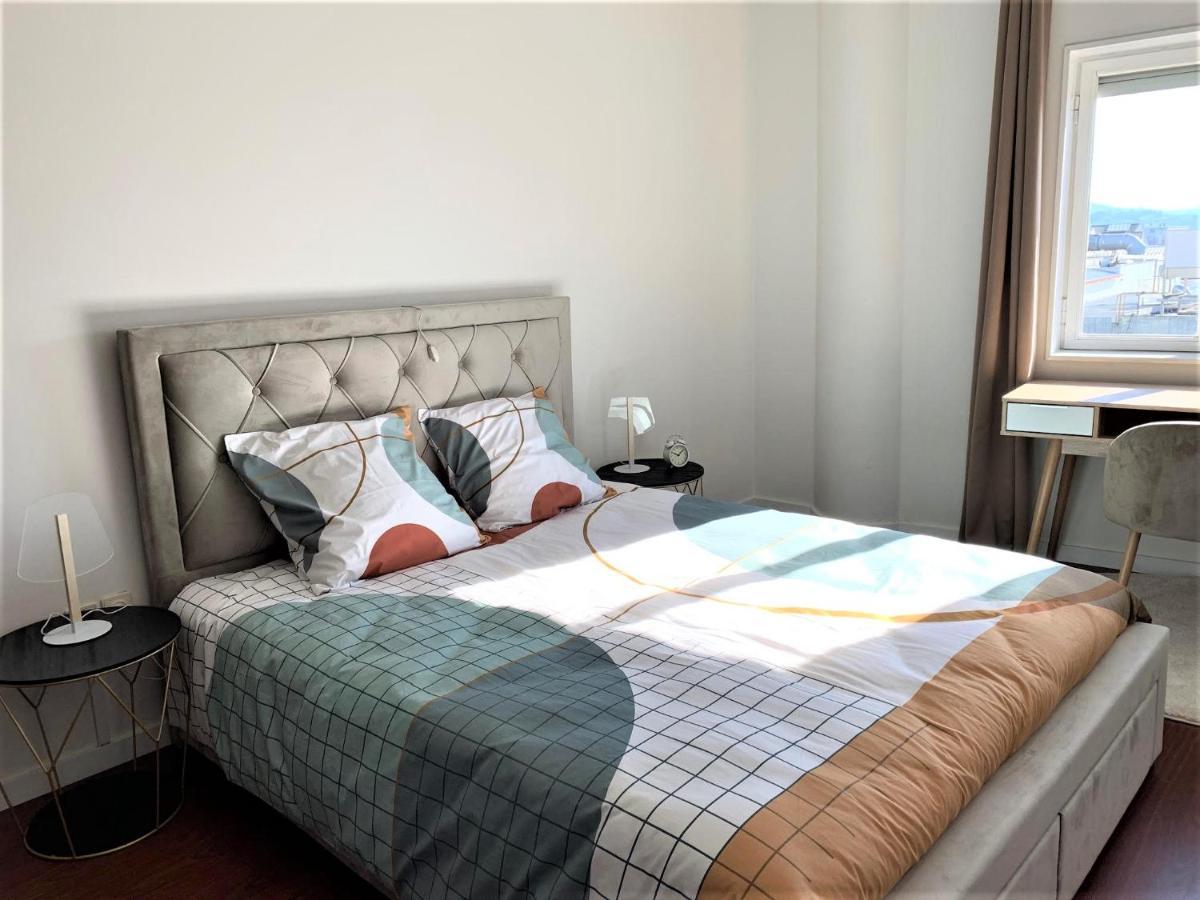 브라가 Charm City Center Apt 140M2 & Free Parking 아파트 외부 사진