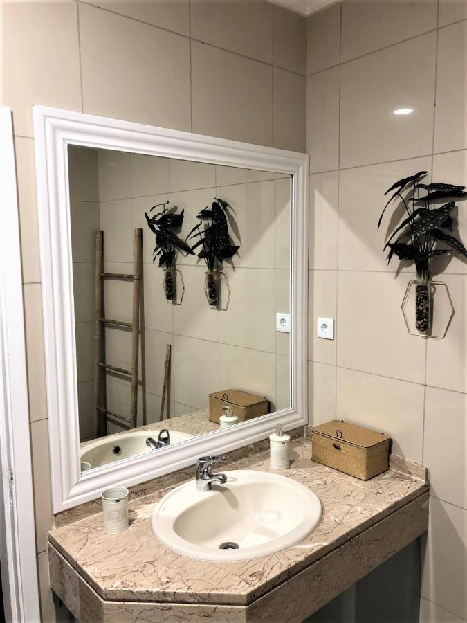 브라가 Charm City Center Apt 140M2 & Free Parking 아파트 외부 사진